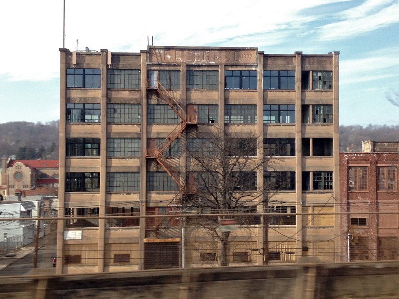Hat City: The Famous Hat Factories of the Oranges - Clio