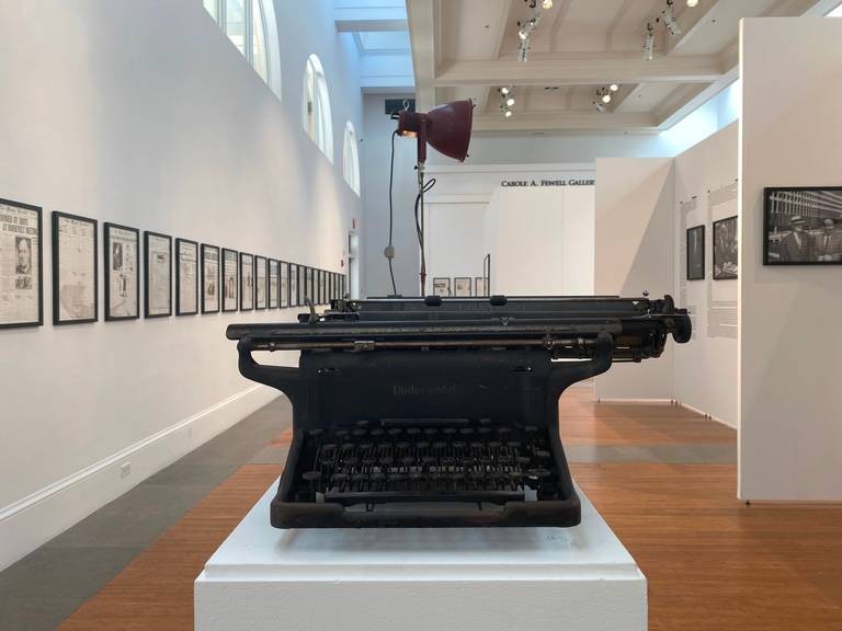 Office equipment, Museum, Typewriter, Architecture