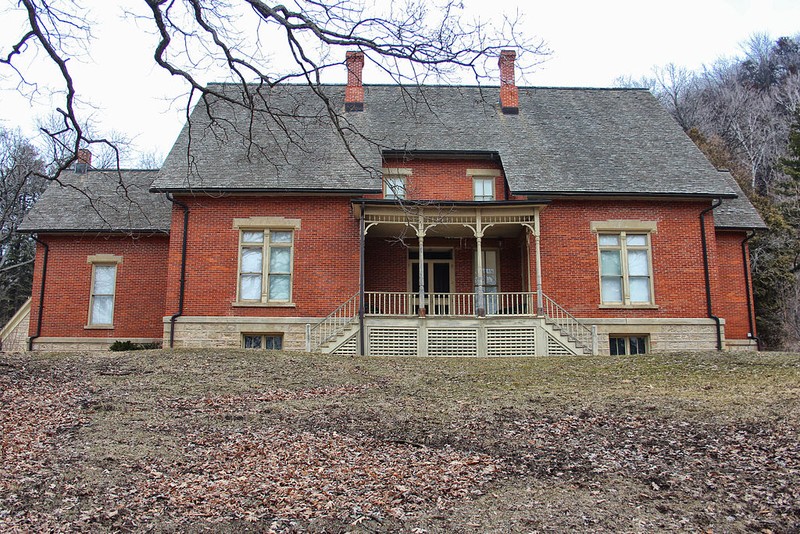 "Stonefield Mansion" by Tgkrause - Own work. Licensed under CC BY-SA 3.0 via Wikimedia Commons - https://commons.wikimedia.org/wiki/File:Stonefield_Mansion.jpg#/media/File:Stonefield_Mansion.jpg