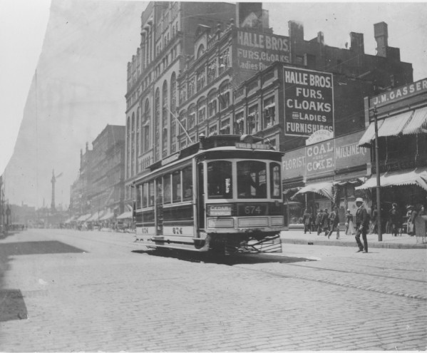 Original Halle's Brothers store in 1910.