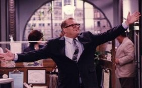 Drew Carey "inside" the Winfred-Louder building. Although the Halle's Brothers Co. building was shown as the location of this fictional store, no filming occurred inside. 