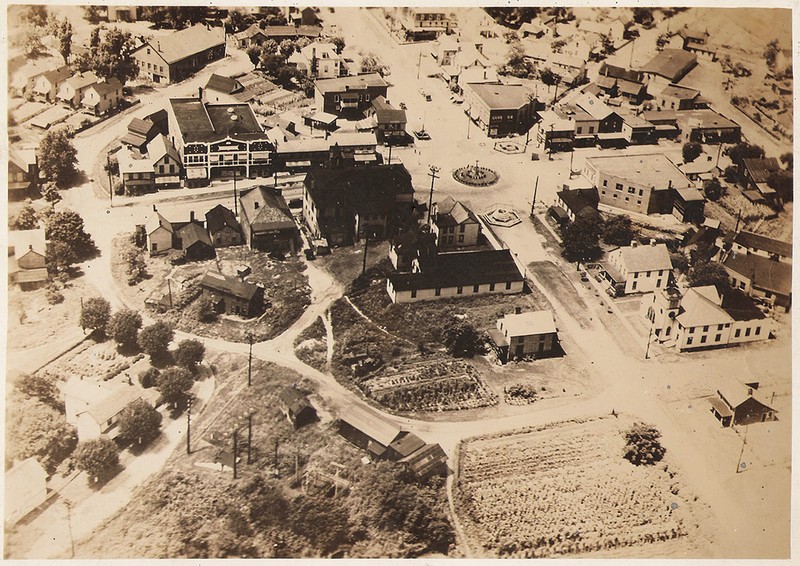 An aerial shot of Perryopolis from earlier times with the Karolcik Building on the left side. 