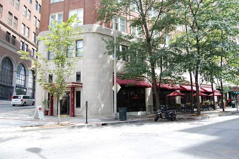 2012 photograph of Carnegie Building/ Courtyard Atlanta Downtown (Ganeshk)