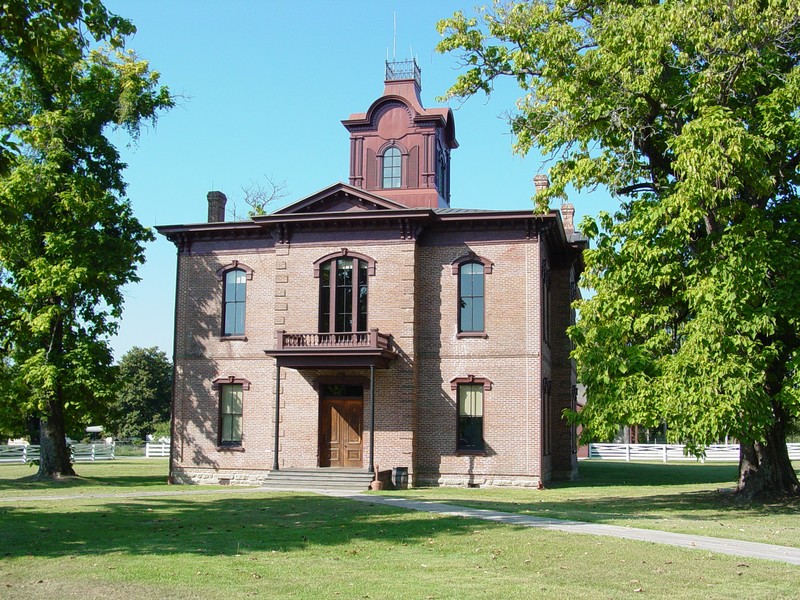 This grand, circa 1874 building was the county courthouse for Hempstead County from 1874 to 1939. It was the last courthouse to be built in Washington. It now serves as the Historic Washington State Park’s visitor center and gift shop.
