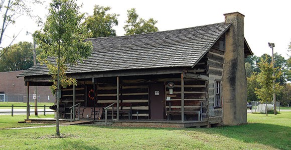 Davy Crockett Cabin