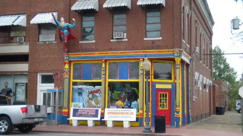 Storefront of the Super Museum and gift shop.