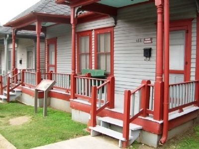 Photograph of 488 Auburn Avenue, a Shotgun House.