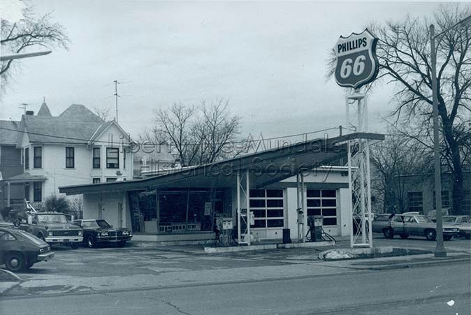 Phillips 66, corner of Milwaukee Ave. and Maple Ave., circa 1974-1976