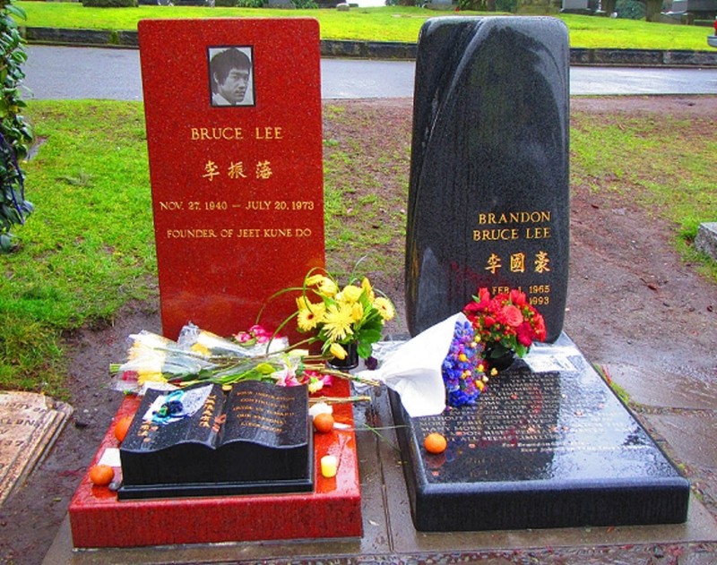 Bruce & Brandon Lee's Grave Site