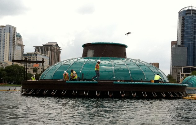 The fountain undergoing renovations in 2011. Image obtained from The Daily City. 