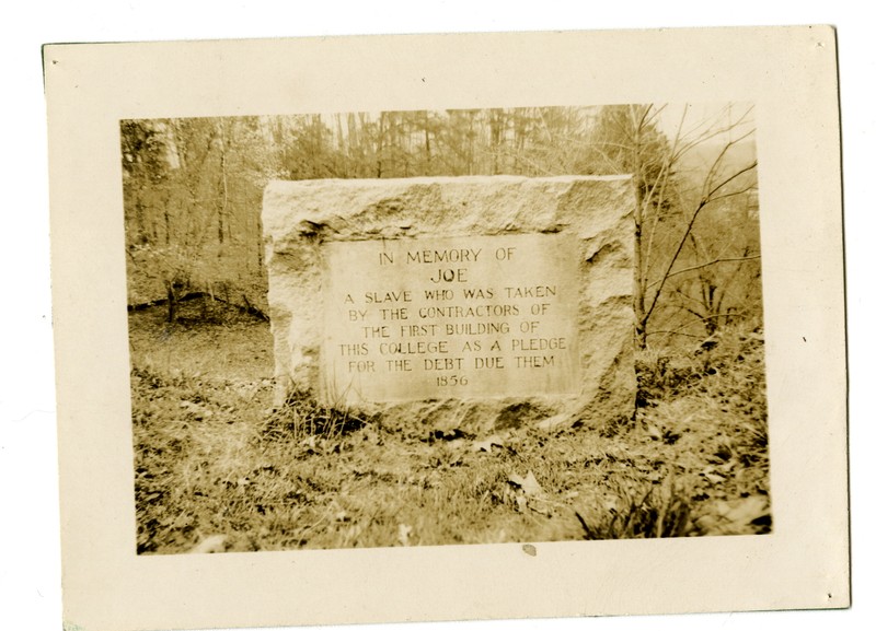 The Joe Anderson Memorial at Mars Hill University in 1932. Courtesy of The Southern Appalachian Archives.