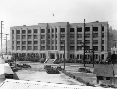 Building, Architecture, Urban area, Black-and-white