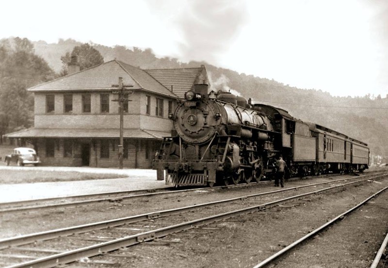 Gassaway Depot https://www.facebook.com/media/set/?set=o.553348398056027&type=1