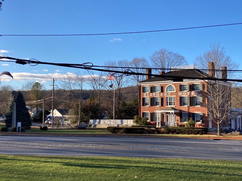 Sky, Daytime, Building, Property