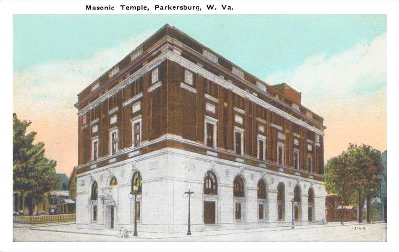 Yet another postcard illustrates the building's popularity and importance as a Parkersburg landmark.