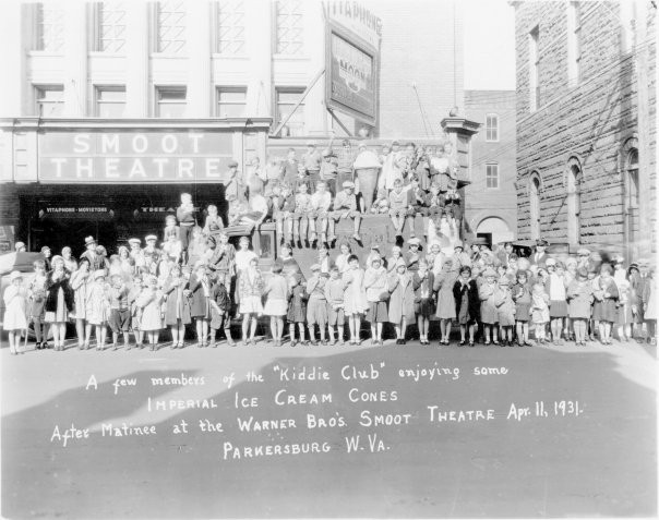 A "kiddie" club in front of the theater in 1931.