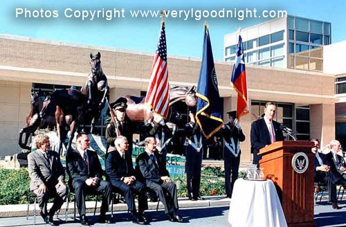 President Bush dedicating Veryl Goodnight's monument. 