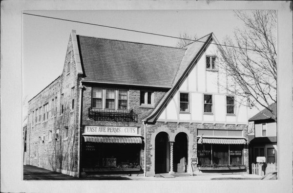 The Sam Thompson Building shortly after its construction.