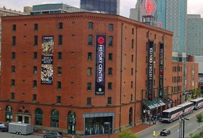 Exterior of the Heinz History Center