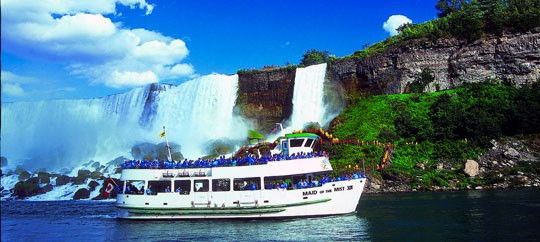 The Maid of the Mist boat