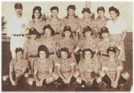 Kenosha Comets team picture, circa 1943