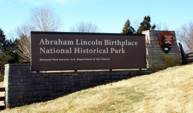 Abraham Lincoln Birthplace National Historic Park entry sign