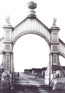 Front entrance gate of Sutro Heights (also called Sutro Gardens), a twenty acre public garden, c. 1885