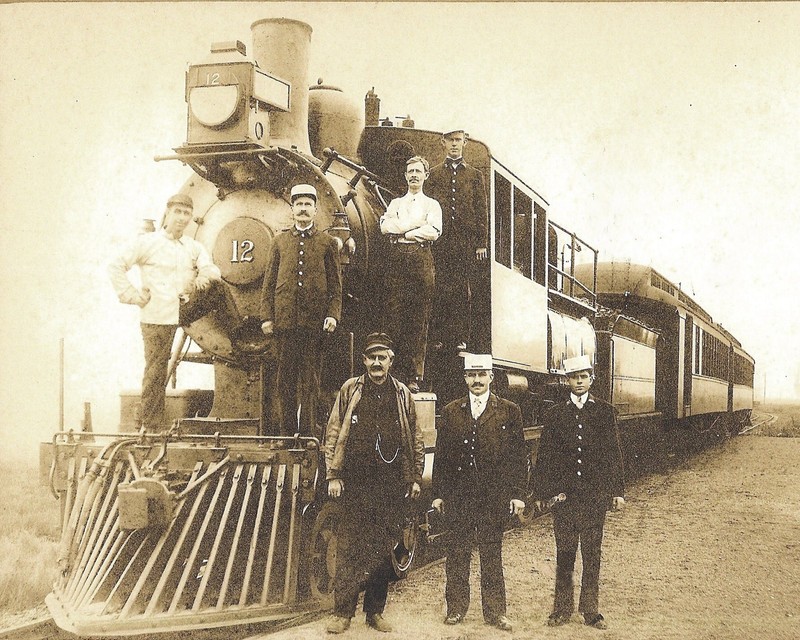 Engine and Train crew at the Tuckahoe station@1905