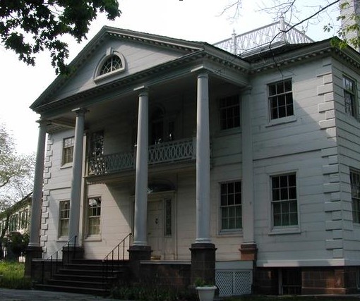 The outside portrayal of the mansion which portrays the 20th century architecture that was used in its making.