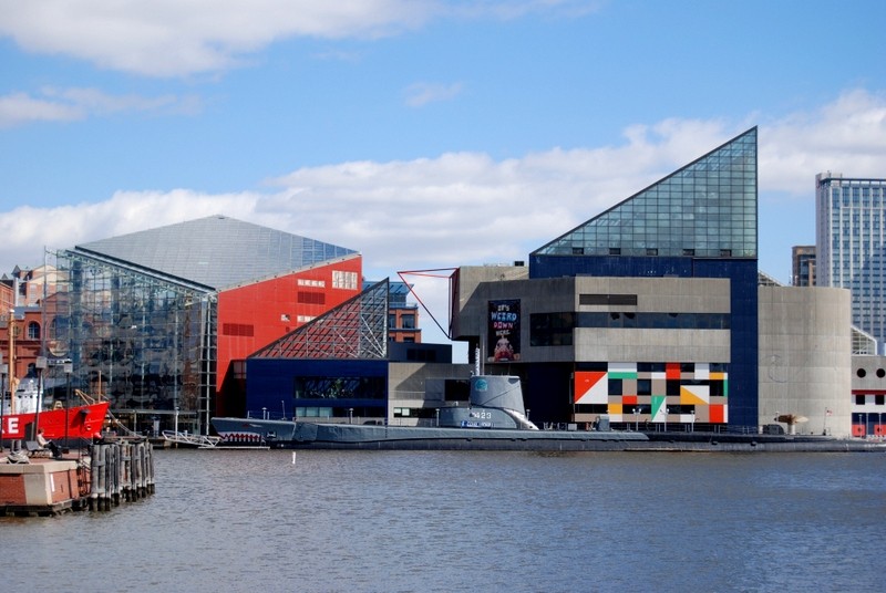 The National Aquarium was designed by Peter Chermayeff of Peter Chermayeff LLC and Bobby Poole of Chermayeff, Sollogub & Poole.