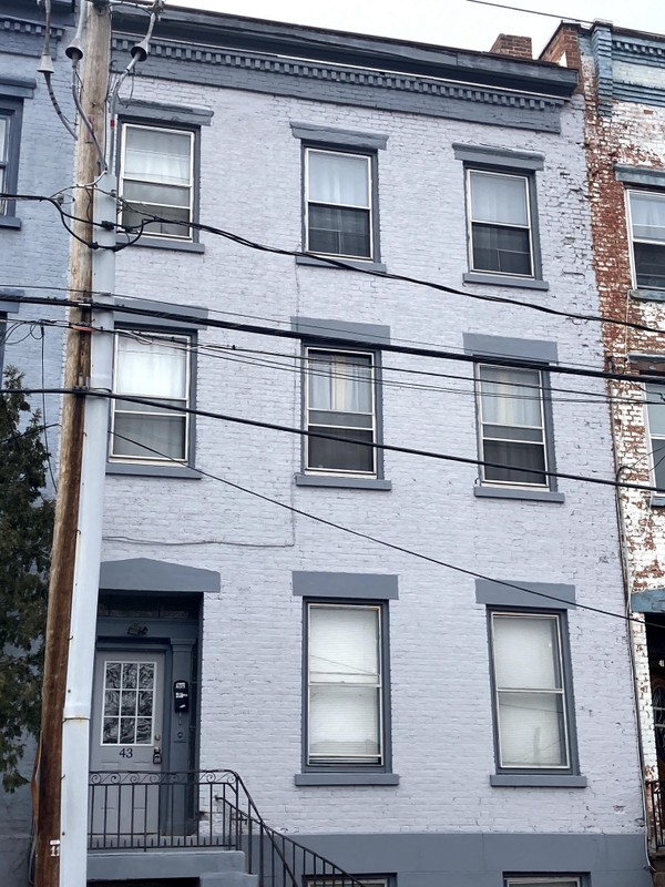 Window, Daytime, Building, Property