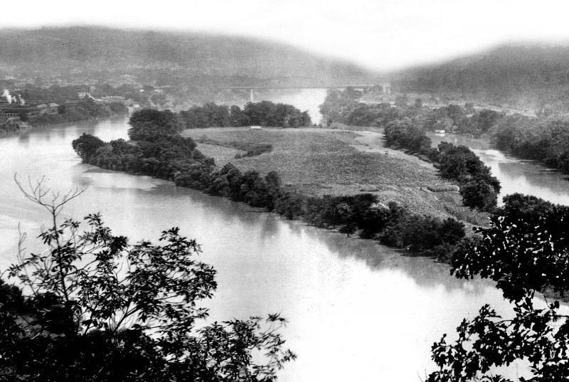 Early photo of Blaine Island from the early 1900s.