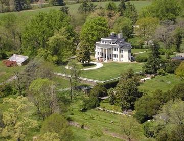 The plantation features expansive grounds and gardens. It's greenhouse was built in 1810, and may be the oldest in the South.