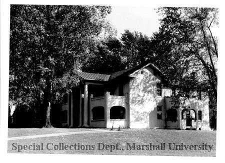 Henry Shelton plantation home; where the Ridge Lawn Cemetery is now. Special Collections Marshall Morrow Library. Home in gone.