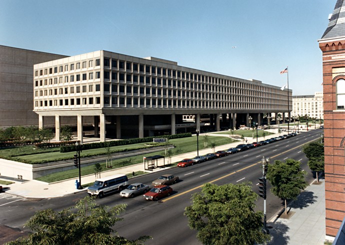 This low-rise office building was built during the Cold War as an office building for the military. From 1977 to the present, it has been home to the US Department of Energy. 