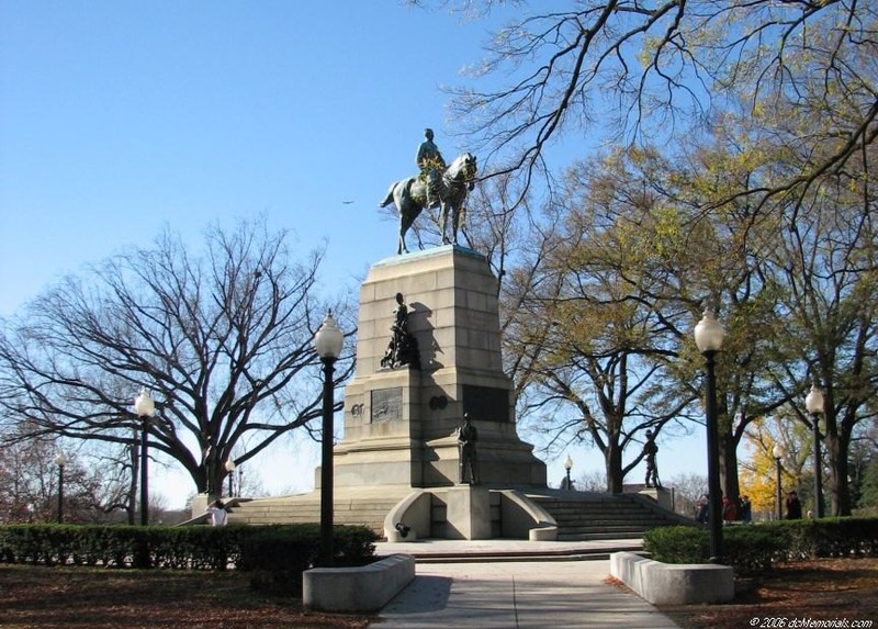 Teddy Roosevelt dedicated this statue in 1903.