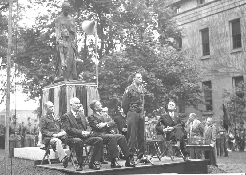 1946 rededication of the monument to include WWII