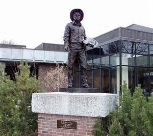  Charles M. Russell statue