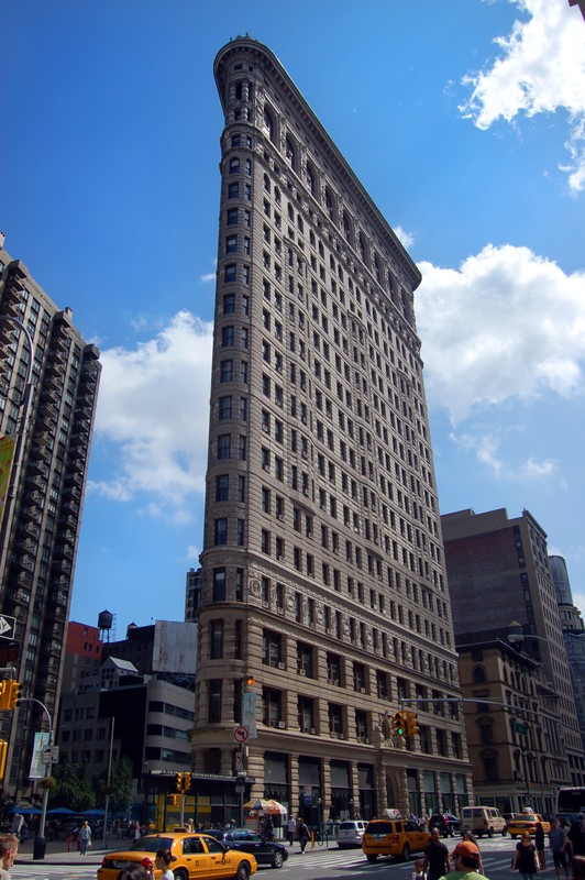 Current photo of the Flatiron Building
