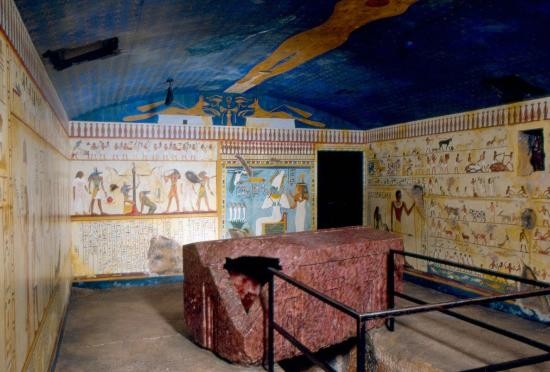 Sarcophagus room in the replica tomb.