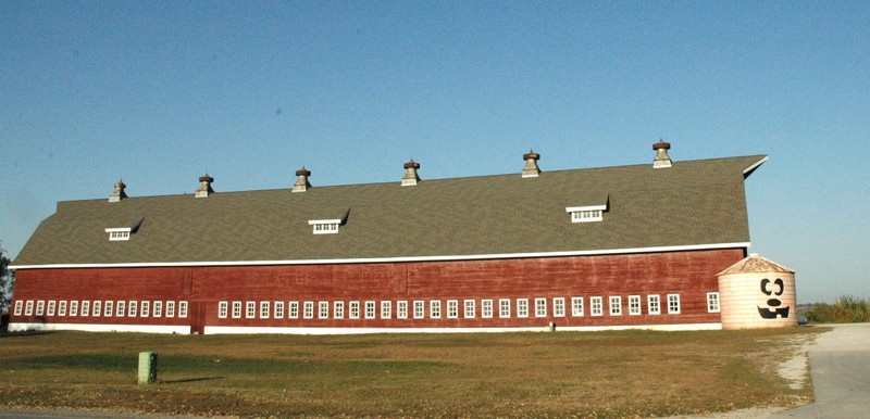 Ackerhurst Barn prior to major renovations.