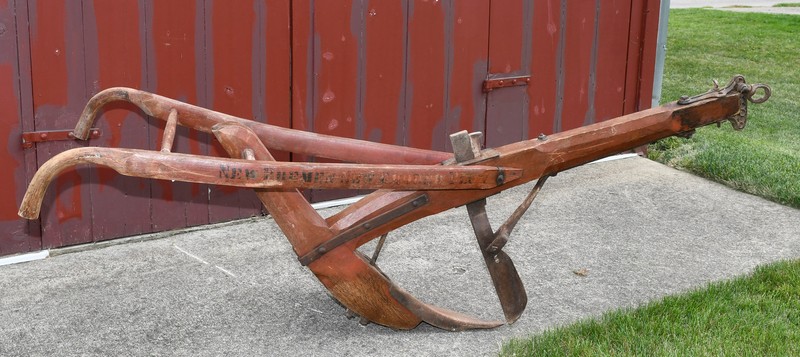 Wood, Natural material, Plant, Tire