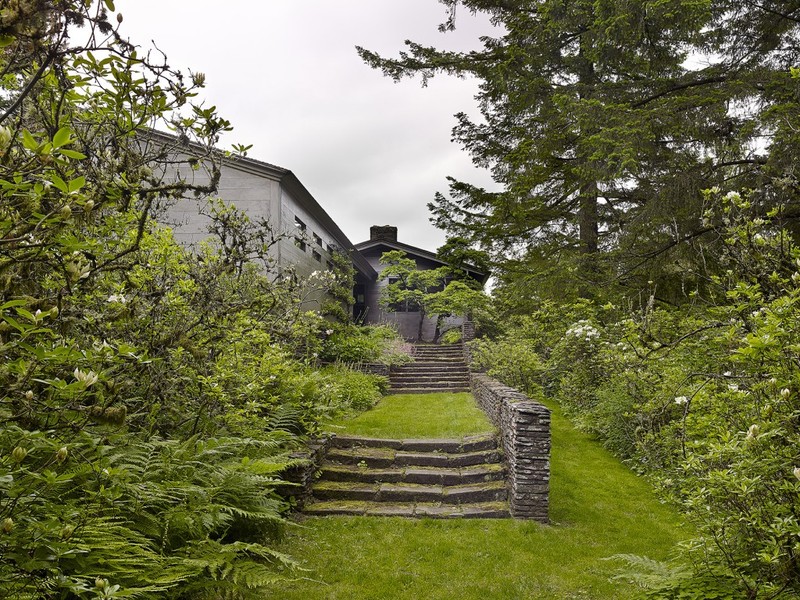 Original stone stairway/walkway and garden.
Photo courtesy of Jeremy Bittermann