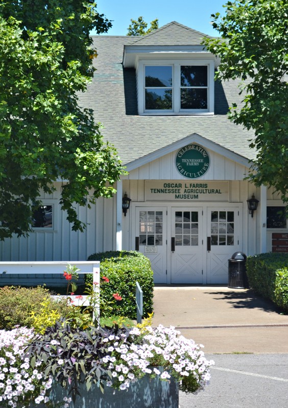 Entrance to the Tennessee Agricultural Museum.