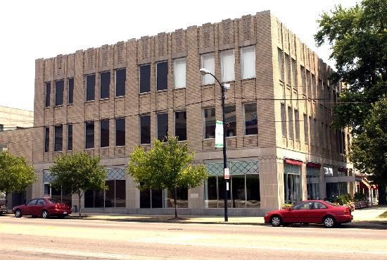 Located in a restored 1931-era department store, the Massillon Museum offers exhibits of a variety of sorts. Visitors can see anything from major collections of photography to circus memorabilia.