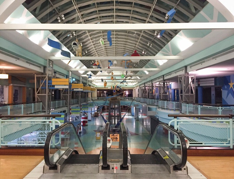 Building, Floor, Leisure, Symmetry