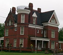 This beautifully decorated 26 room Victorian mansion museum portrays a bygone era.  Stepping inside, visitors are taken back in time.