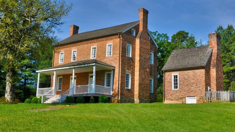 Front view of the 1812 McDowell House