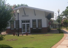 The Smyrna History Museum is located in a replica of a train depot erected in 1910 (the original was torn down in 1959).