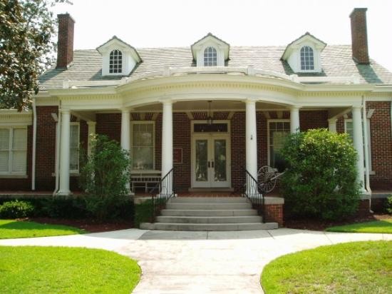 The Thomas County Museum (Flowers-Roberts House)